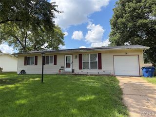 2575 Valley Brook Dr, Florissant, MO 63031