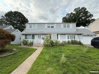 51 Echo Pl #2, Elmwood Park, NJ 07407