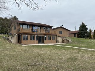 4215 West Lake DRIVE, Manitowoc, WI 54220