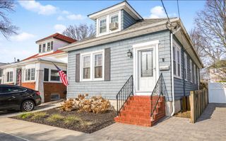379 Freeborn St #1, Staten Island, NY 10306