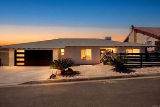 1024 Circle Dr, Escondido, CA 92025
