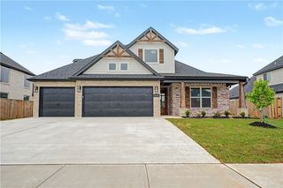 1341 Tiffany St, Centerton, AR 72719