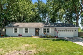 1030 Suzy St, Sandwich, IL 60548