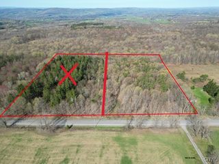 1271 Castle Rd, Newport, NY 13416