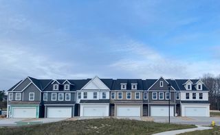 4237 Stratton Blvd, Kentwood, MI 49512
