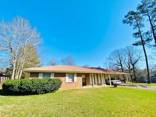 807 Oak St, Tylertown, MS 39667