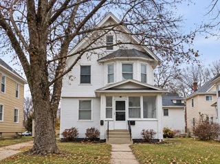 1406 W  3rd St, Waterloo, IA 50701
