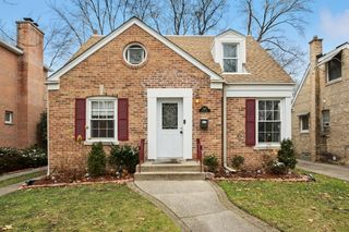 5918 W  Fitch Ave, Chicago, IL 60646