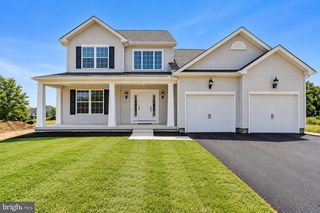 166 Red Stone Ln #32, Hanover, PA 17331