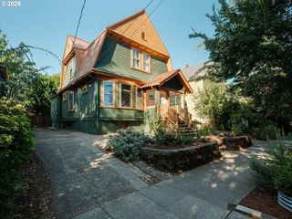 3915 SE Main St, Portland, OR 97214