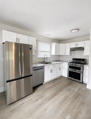 433 W  Eldon St, Saint James, MO 65559