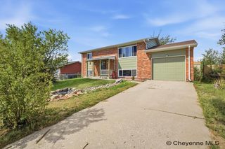 726 Cottonwood Dr, Cheyenne, WY 82001