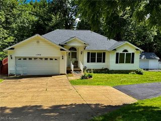 1362 Turkeyfoot Lake Rd, Barberton, OH 44203