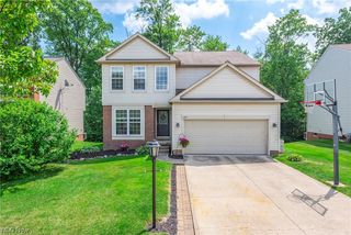 687 Cornell Dr, Broadview Heights, OH 44147