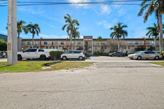 1100 Crystal Lake Drive #105, Pompano Beach, FL 33064