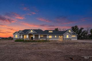 5472 W  Overland Rd, Meridian, ID 83642
