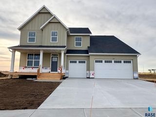 1915 N  Valley View Rd, Sioux Falls, SD 57106