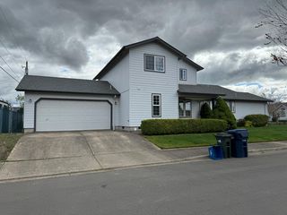 2137 20th St, Springfield, OR 97477