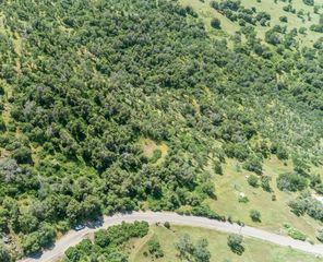 527 Squaw Valley Rd, Squaw Valley, CA 93675