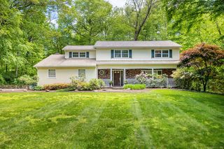 9 Meadowbrook Road, New Fairfield, CT 06812