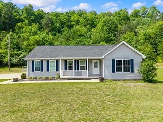 425 W  Fox Trail Rd, Manchester, KY 40962
