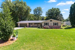 630 Mount Mary Dr, Green Bay, WI 54311