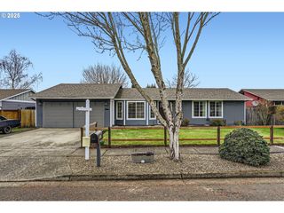 939 S  1st Ave, Cornelius, OR 97113