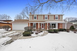 524 E Mill Valley Rd, Palatine, IL 60074