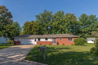 329 W  River Dr, New Richmond, WI 54017