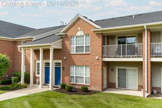 51743 Adler Park Dr W #65, New Baltimore, MI 48051