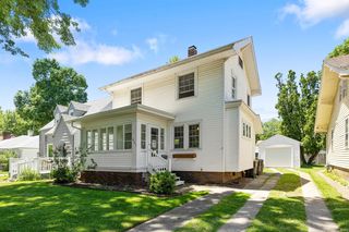 821 Pemberton Dr, Fort Wayne, IN 46805