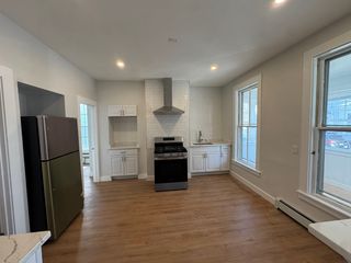 10 Garden St #1, Newburyport, MA 01950