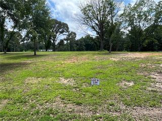 Cactus Dr #B, Pineville, LA 71360