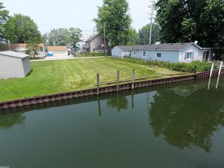 7755 Inglewood Dr, Clay, MI 48001