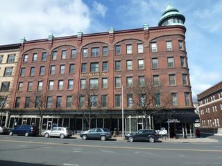 1 Linden Place APT 513, Hartford, CT 06106