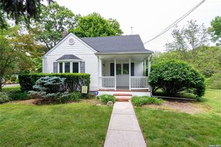 104 Freeman Ave, Islip, NY 11751