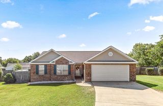 121 Smoke Rise Ct, Dothan, AL 36305