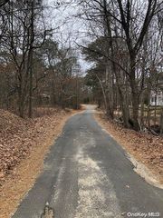 28 Starboard Road, Hampton Bays, NY 11946