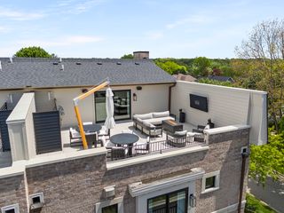 111 N  Columbia St, Naperville, IL 60540