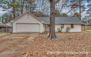103 Live Oak Ln, Brandon, MS 39047