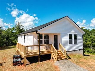 401 S  Vineyard Village Dr, Old Fort, NC 28762