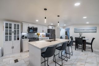 13464 N  Warfield Cir, Marana, AZ 85658