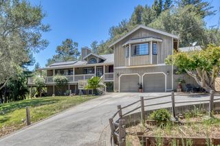 17 Enos Ln, Watsonville, CA 95076