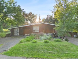 701 Cieri Dr, Endicott, NY 13760