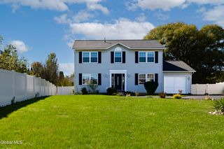 22 Windrose Way, Watervliet, NY 12189