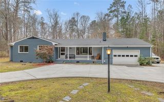 5616 Willow Lake Rd, Chesapeake, VA 23321