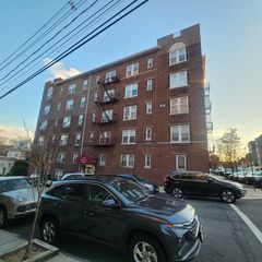 39 74th St #A6, North Bergen, NJ 07047