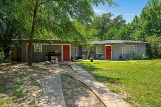 1415 20 1/2 St, Huntsville, TX 77340