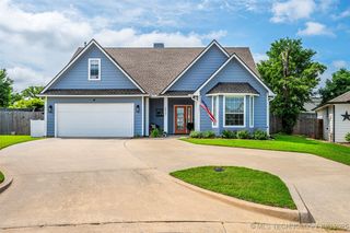 2827 Abbey Dr, Ada, OK 74820
