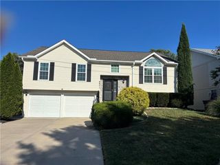 4401 Broadway Ter, Leavenworth, KS 66048
